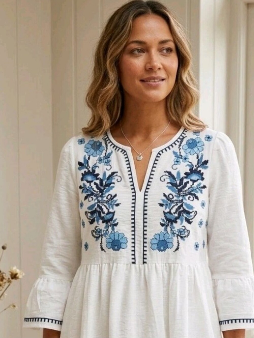 Nwt 1X & 2X Solitaire White Blouse with Blue Floral Embroidery